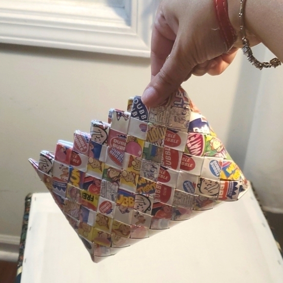 Handmade bubble gum Beano Wristlet - Picture 6 of 11